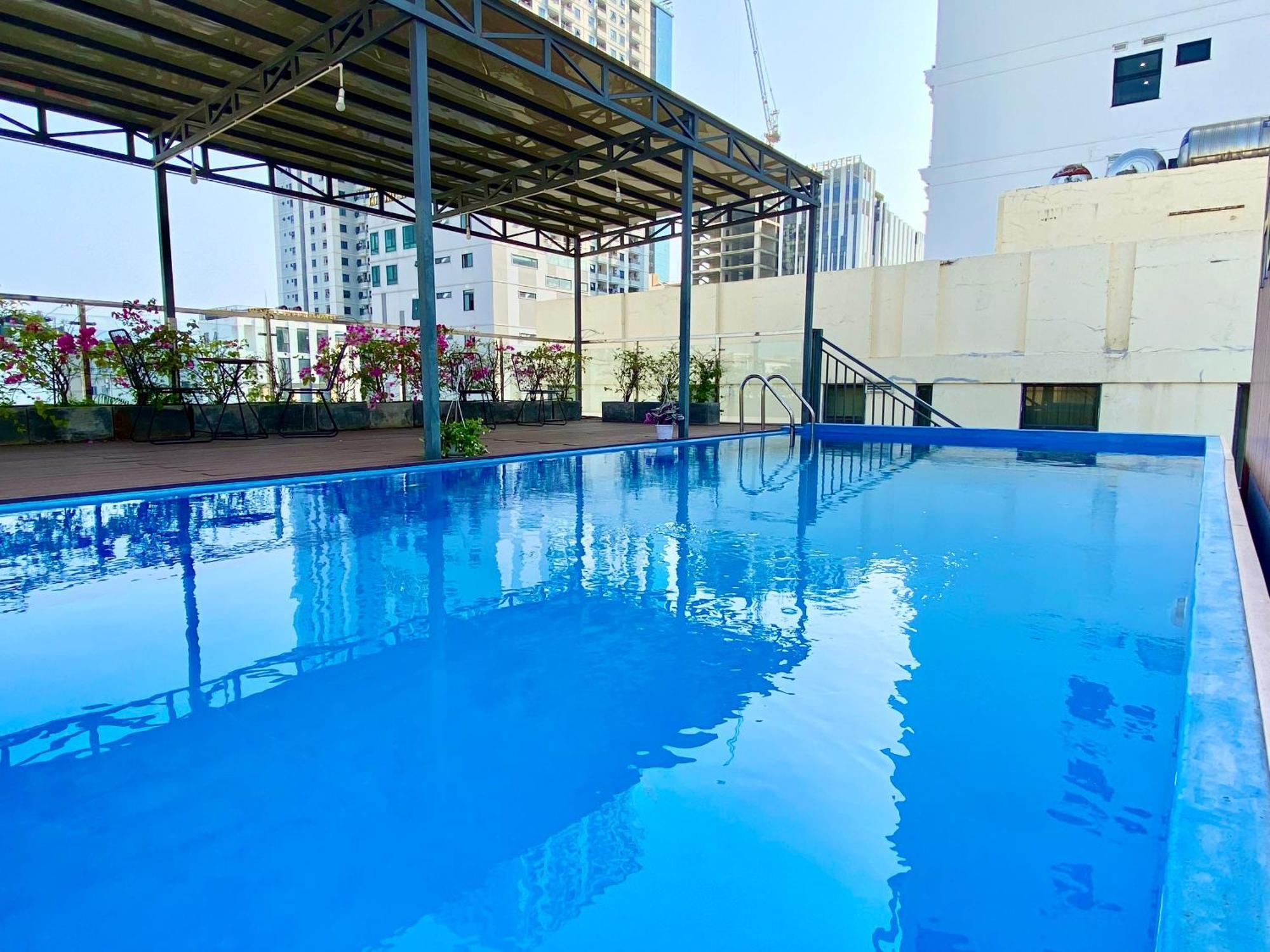 Hummer Hotel & Apartment Da Nang Beach Buitenkant foto
