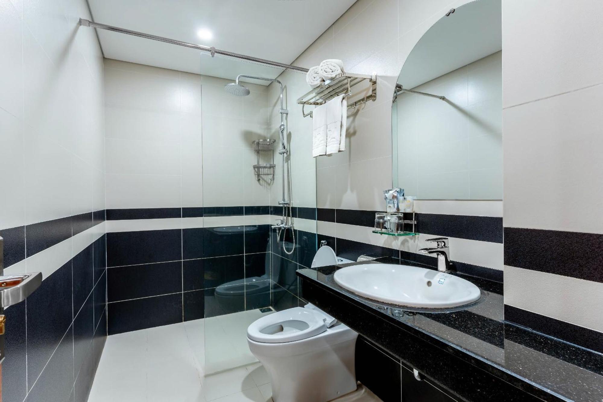 Hummer Hotel & Apartment Da Nang Beach Buitenkant foto